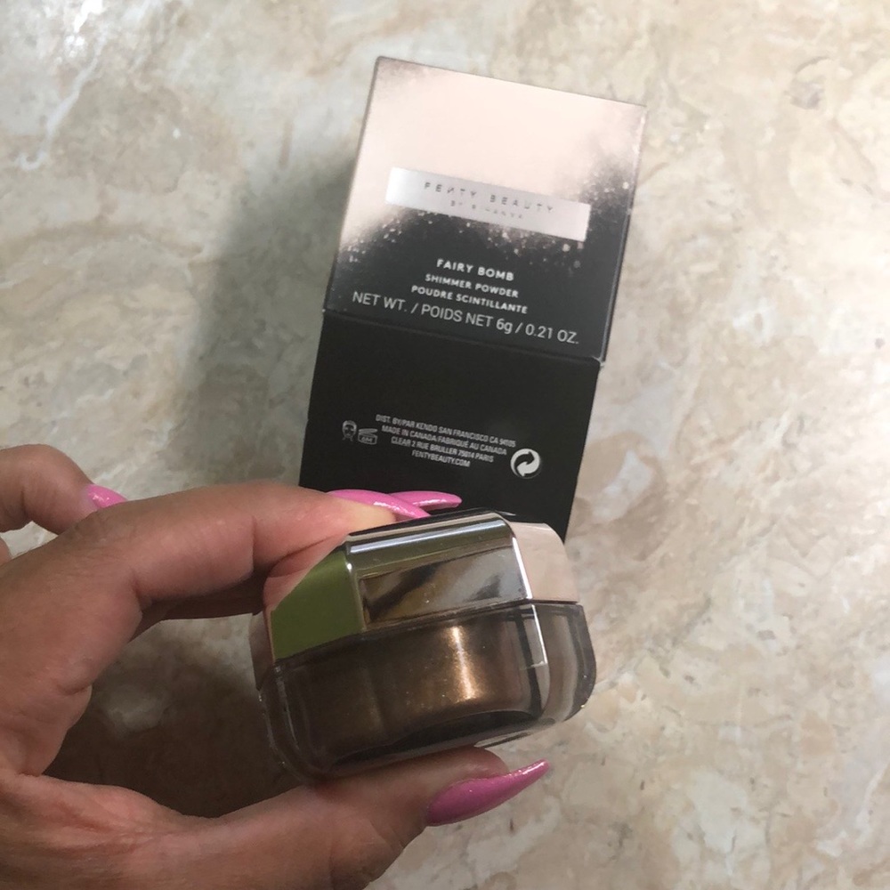 Fenty Beauty fairy bomb in  Coppa Chill